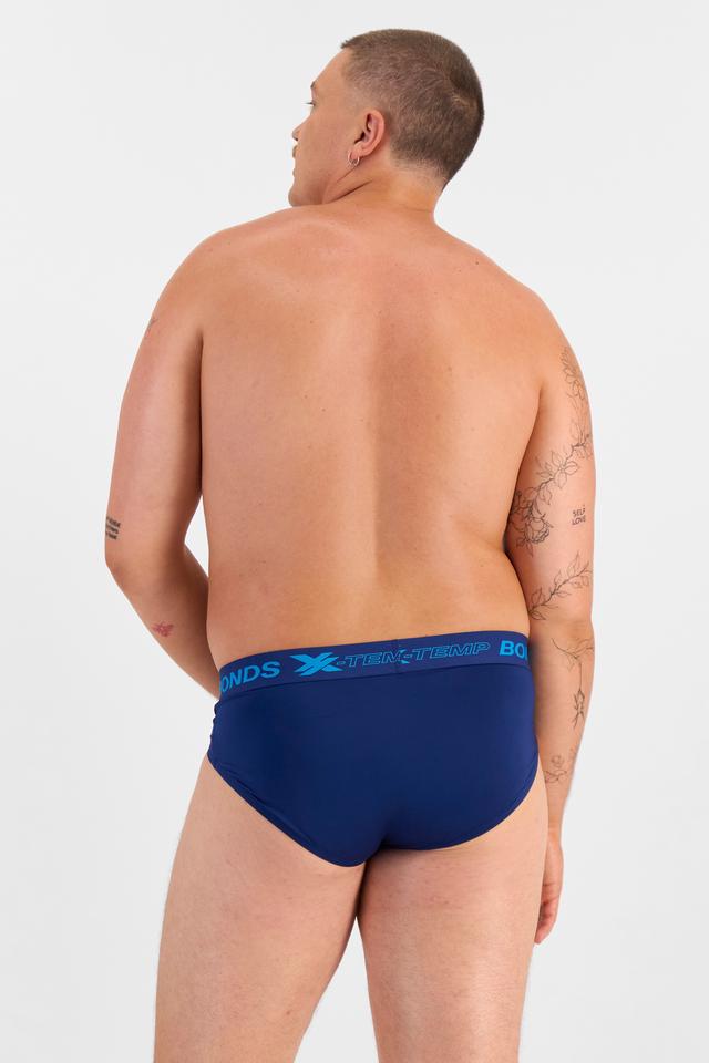 Jake (He/Him) wears size XL and is 195cm tall with 115.57cm chest and 106.68cm waist
