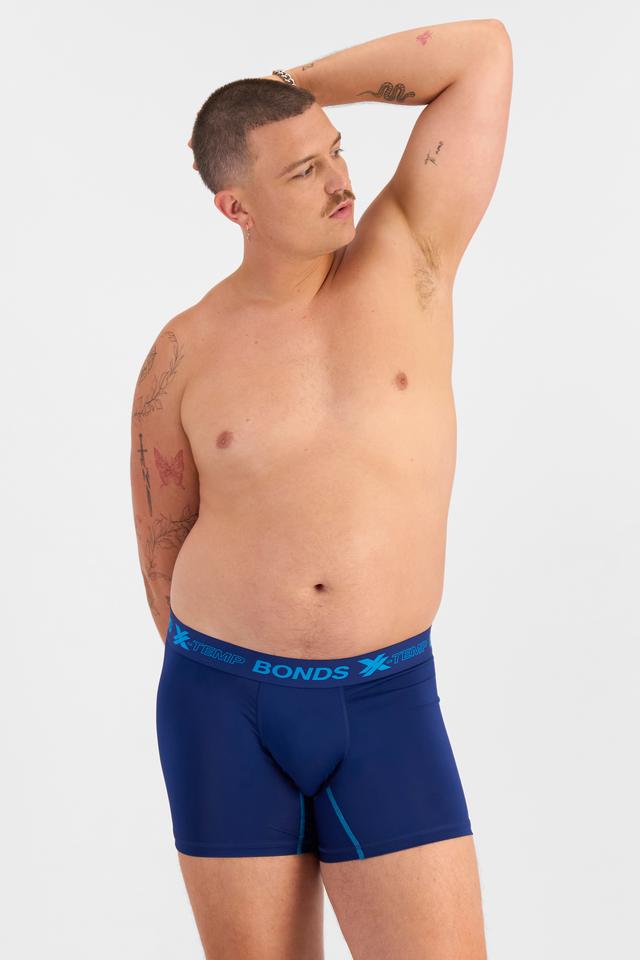 Jake (He/Him) wears size XL and is 195cm tall with 115.57cm chest and 106.68cm waist