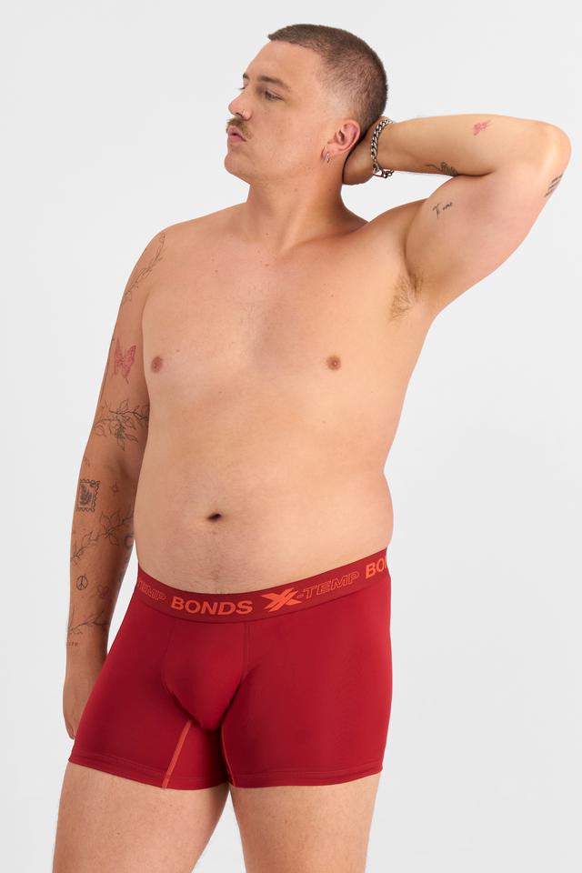 Jake (He/Him) wears size XL and is 195cm tall with 115.57cm chest and 106.68cm waist