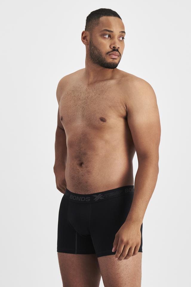 Jason (He/Him) wears size XL and is 194cm tall with 93cm chest and 113cm waist