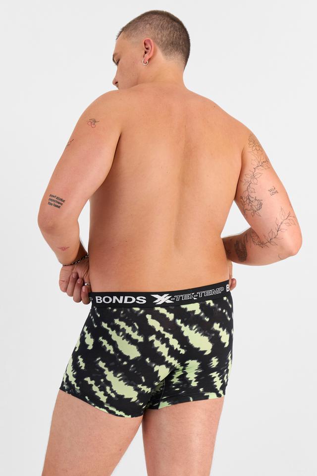 Jake (He/Him) wears size XL and is 195cm tall with 115.57cm chest and 106.68cm waist