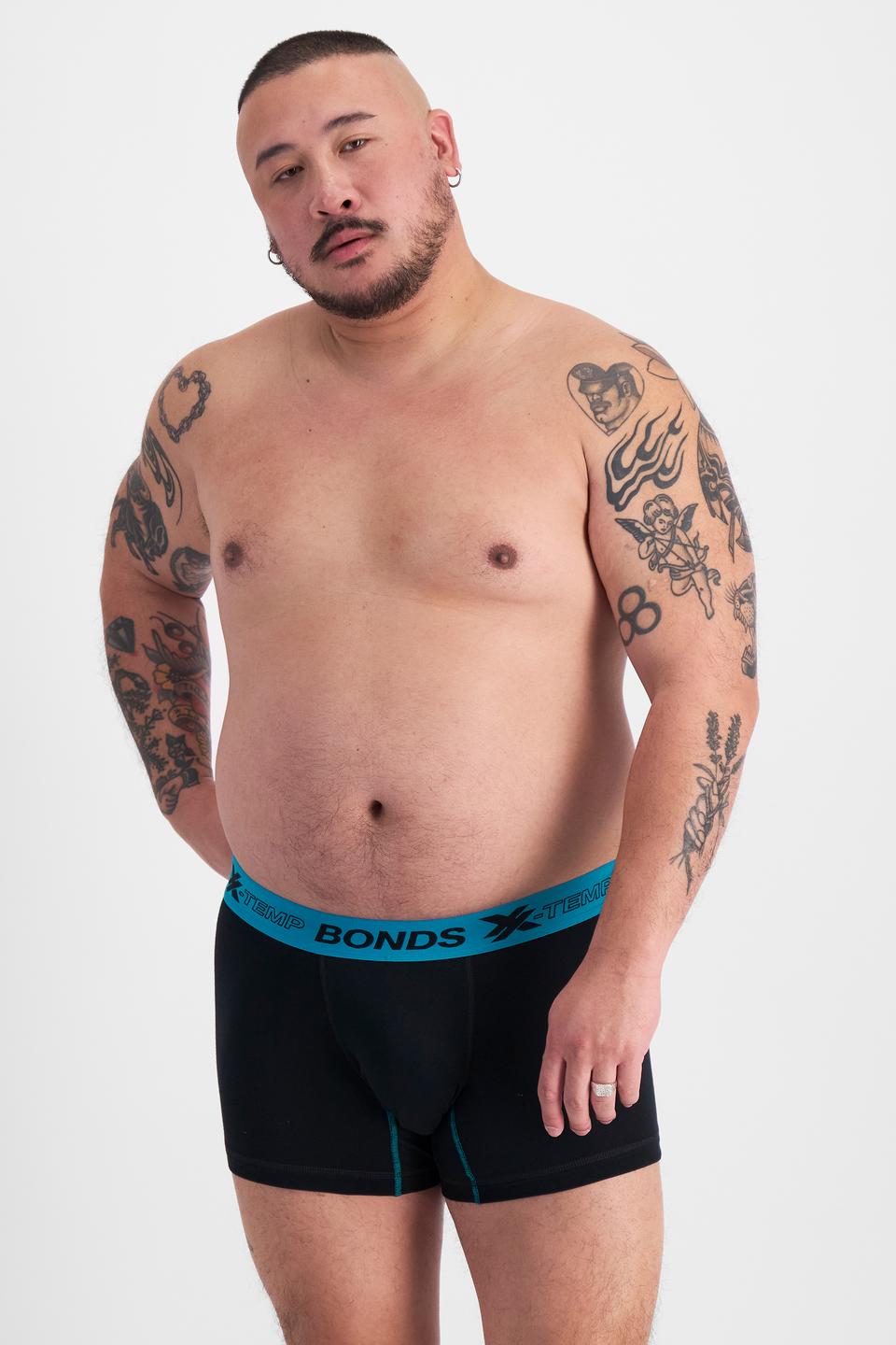 Mike (He/Him) wears size XL and is 180cm tall with 120cm chest and 96cm waist