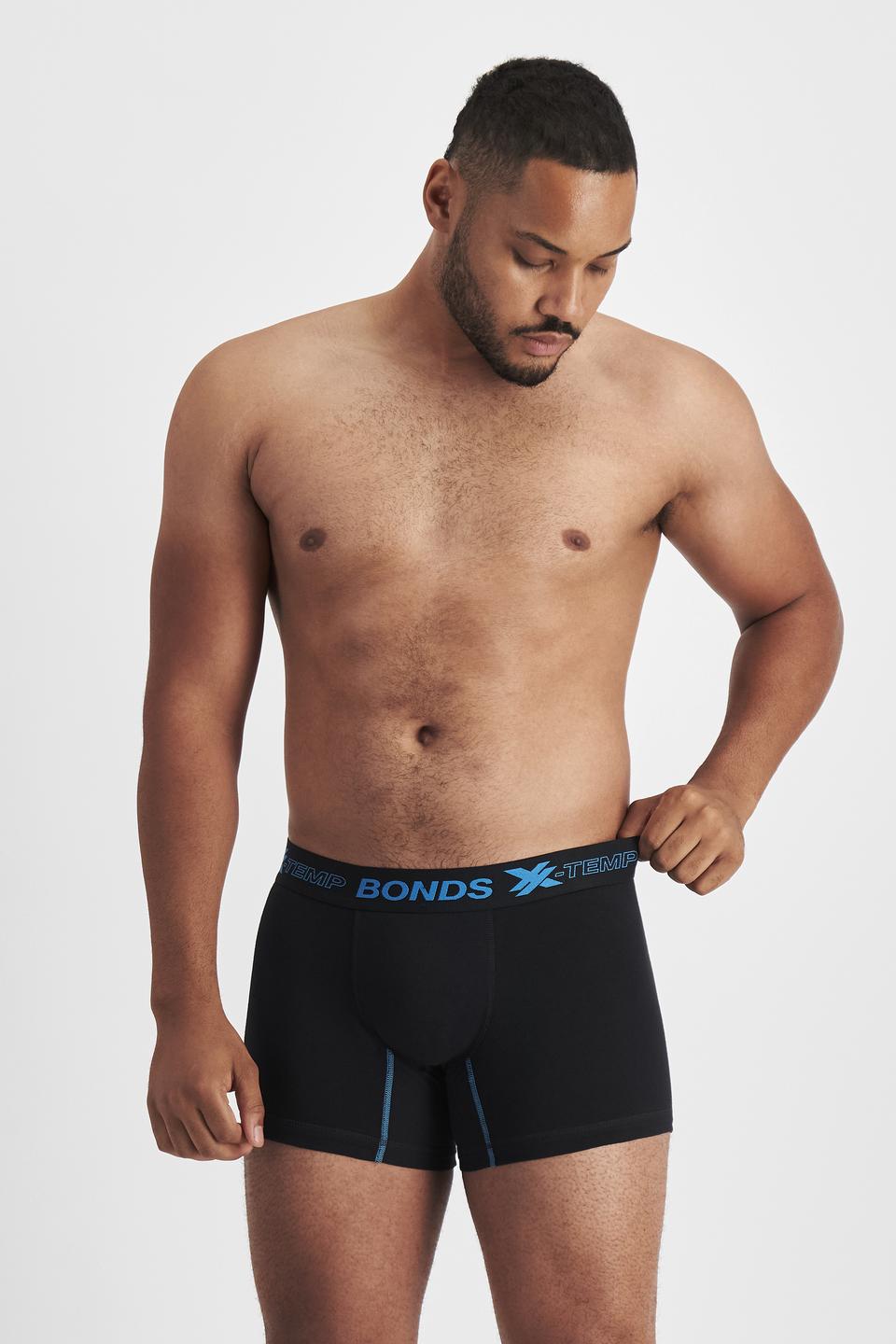 Jason (He/Him) wears size XL and is 194cm tall with 93cm chest and 113cm waist
