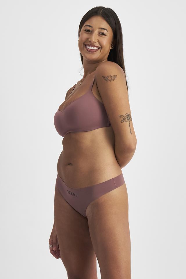 Leah (She/Her) wears size 14DD