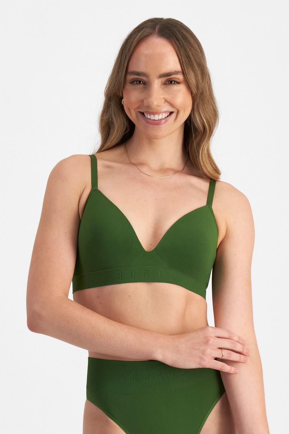 Mikaela (She/Her) wears size 12B and is 177cm tall with 89cm chest and 66cm waist