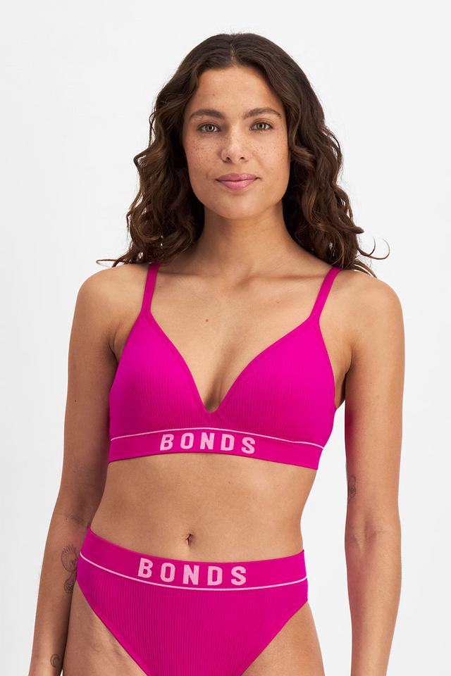 Steph (She/Her) wears size 12B and is 170cm tall with 81cm chest and 66cm waist
